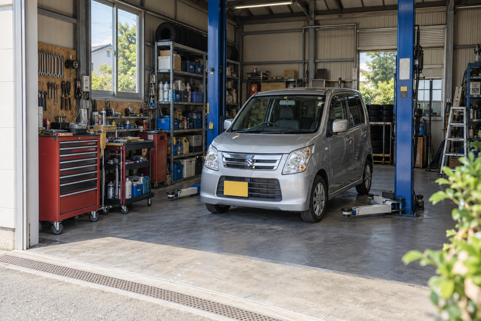 小林自動車整備工場の作業場